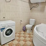מלון Paralax 2*