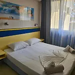 מלון Paralax וארנה