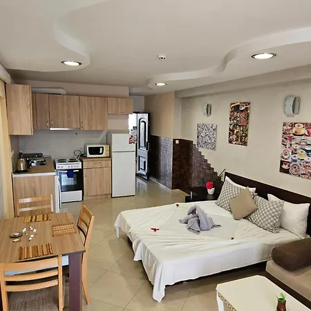 Paralax Hotel 2*