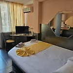 Szálloda Paralax 2*
