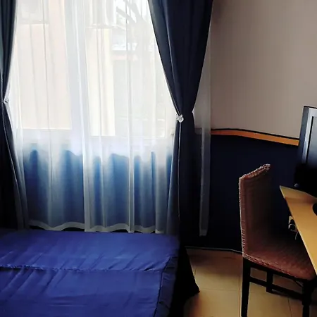 Paralax Ξενοδοχείο 2*
